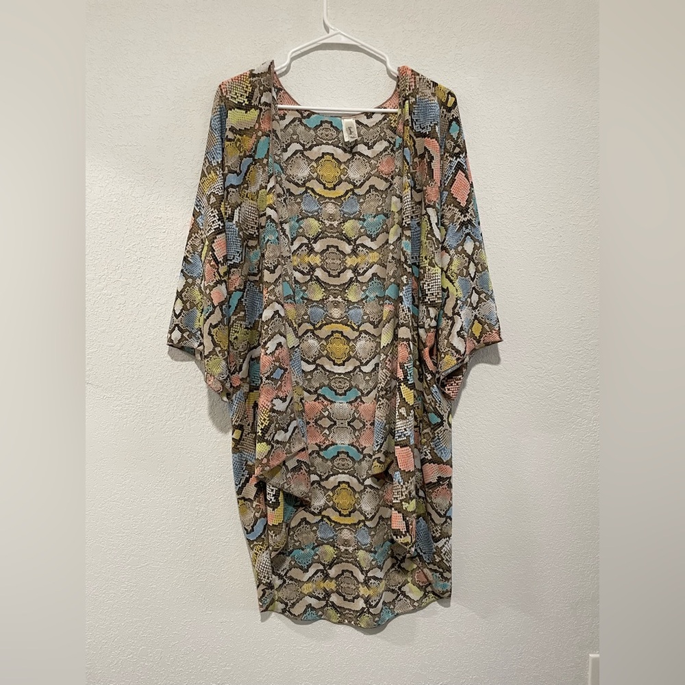 Lovely J Colorful Snake Print Kimono Size Medium